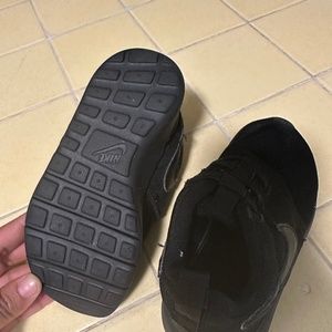 Toddler shoes size 9